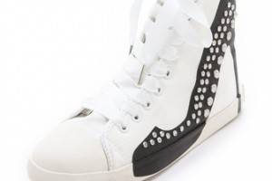 BE & D Hey Stud Sneakers