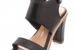 Dolce Vita Gwendolyn Sandals