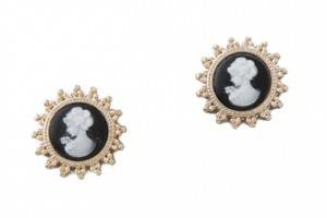 Juliet & Company Cameo Stud Earrings