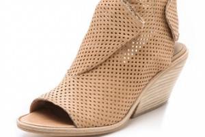 LD Tuttle The Bow Perforated Booties