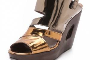 LD Tuttle The Forward Metallic Sandals