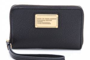 Marc by Marc Jacobs Classic Q Wingman Wristlet