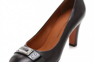 Marc by Marc Jacobs Logo Plaque Pumps