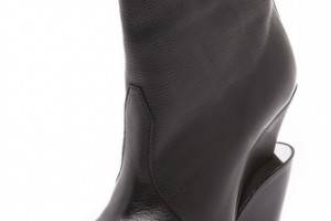 Theyskens' Theory Aova Metal Detail Booties