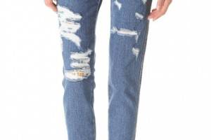 Washborn Destroyed Boyfriend Jeans with Floral Patches