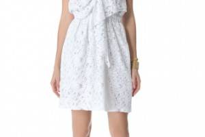 No. 21 Sleeveless Lace Dress