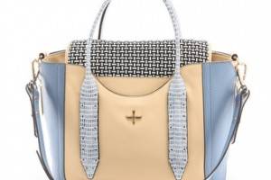 Pour La Victoire Chanteuse Medium Satchel