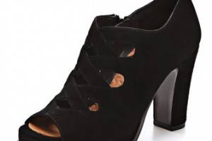 Chie Mihara Shoes East Crisscross Booties